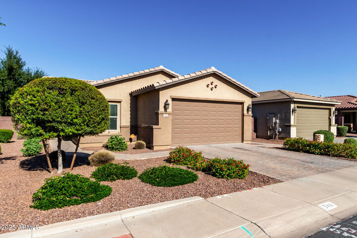 Property Photo:  346 W Lyle Avenue  AZ 85140 