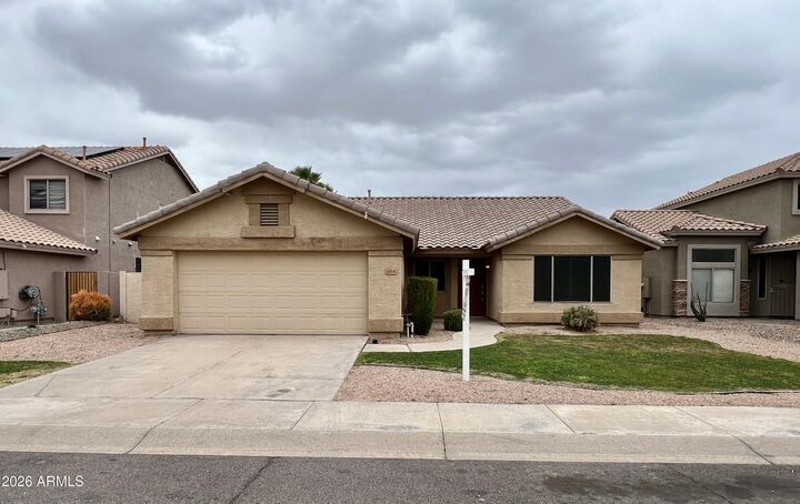 Property Photo:  484 W Redwood Drive  AZ 85248 