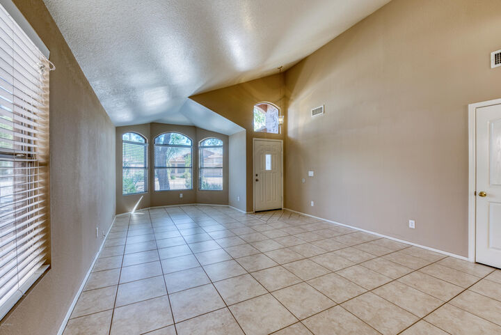 Property Photo: 21634 N 44th Place AZ 85050
