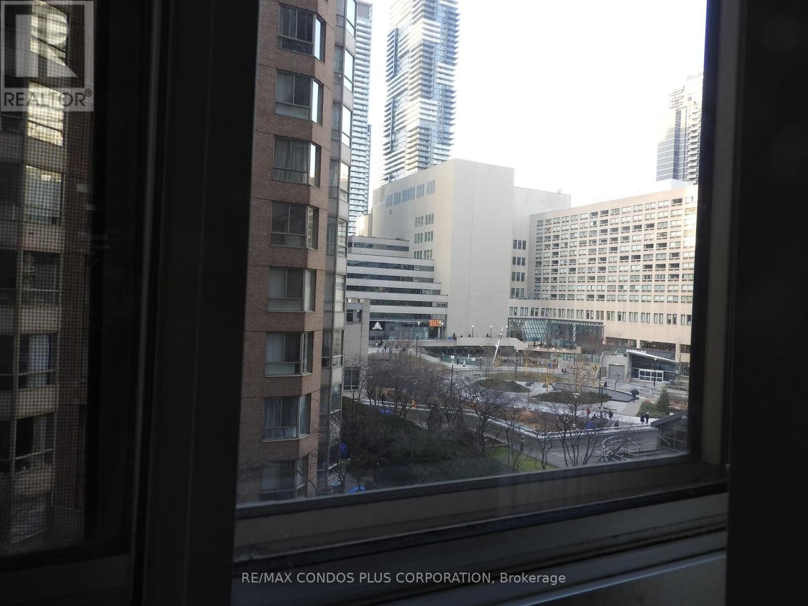 Property Photo: 711 Bay Street 621 ON M5G 2J8