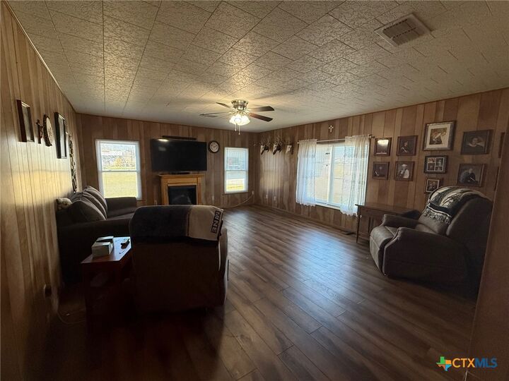 Property Photo:  226 County Road 300  TX 78118 