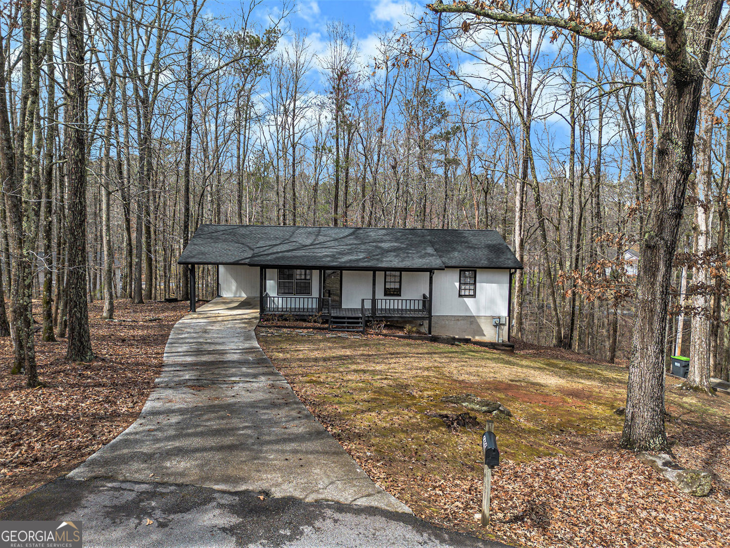 Property Photo:  1436 Heritage Court  GA 30180 