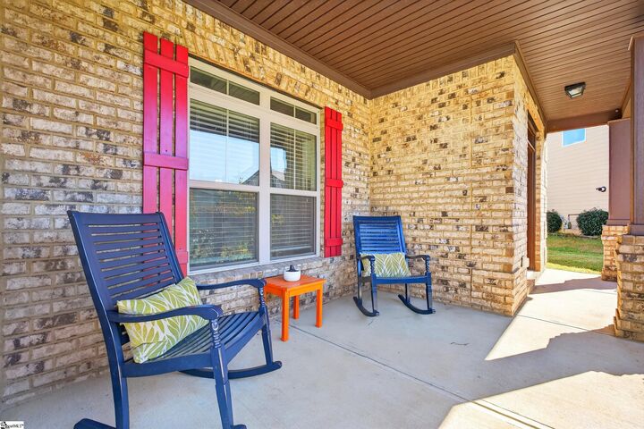 Property Photo: 207 E Deer Drive SC 29611