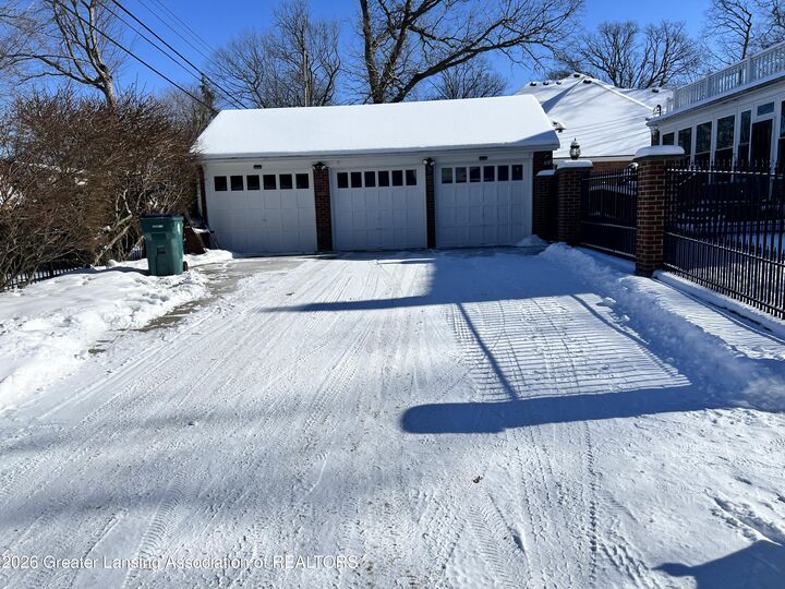 Property Photo:  938 Wildwood Drive  MI 48823 