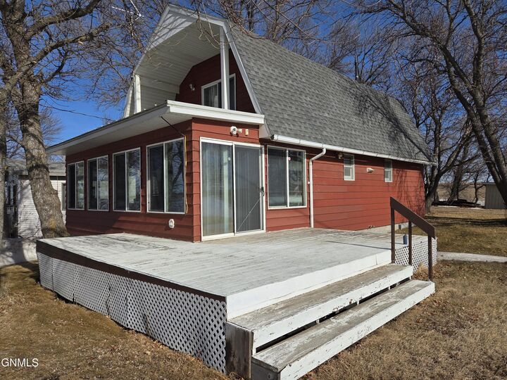 Property Photo:  7162 Cabin Avenue  ND 58561 
