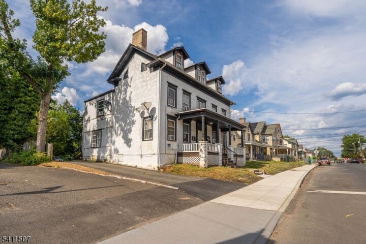 Property Photo: 560 W Front St NJ 07060