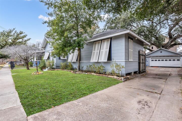 Property Photo:  509 Euclid Street  TX 77009 