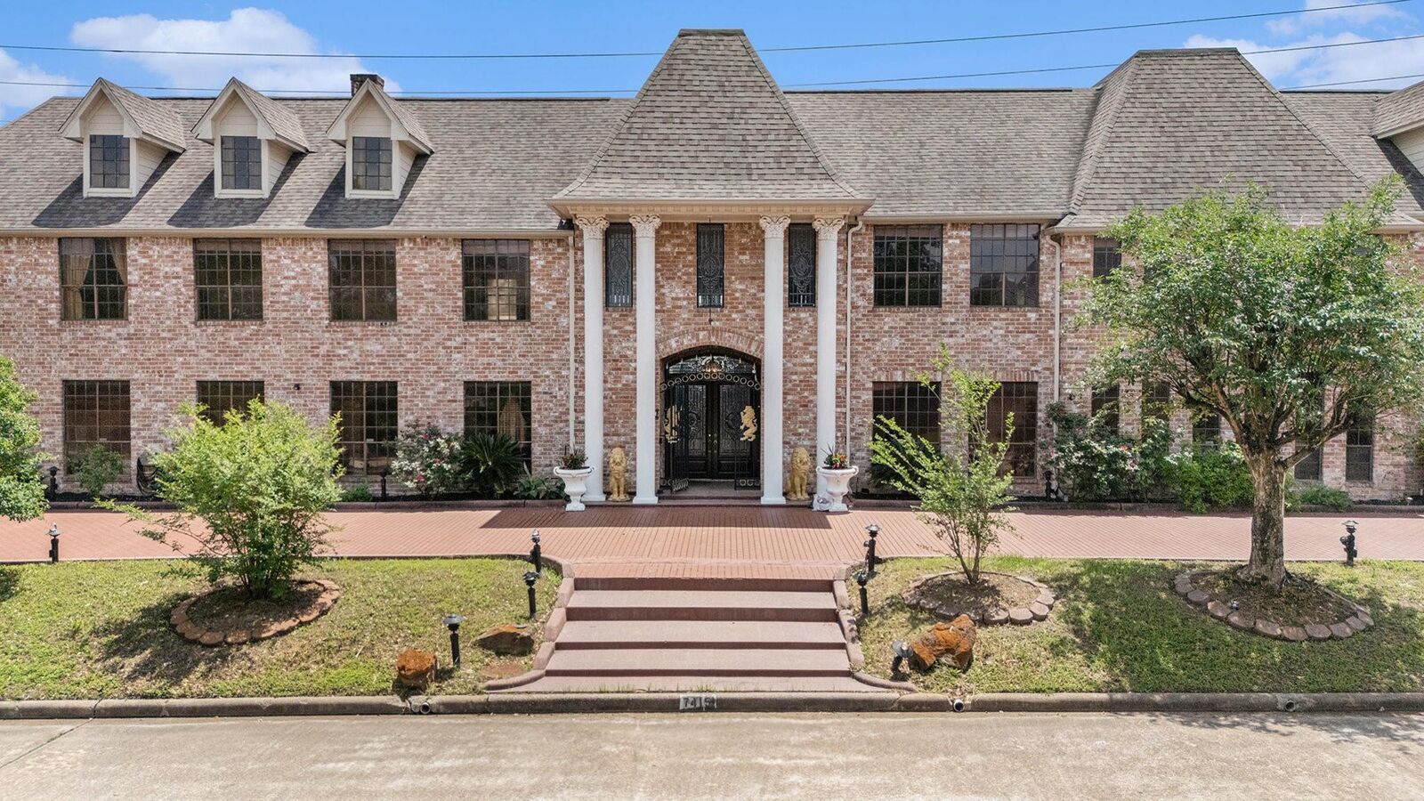 Property Photo: 7415 Naremore Drive TX 77379