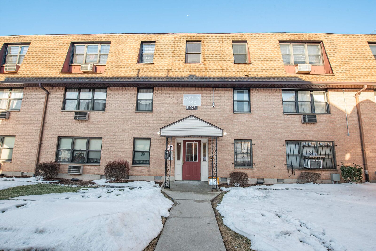 Property Photo:  12 North End Dr 12  NJ 07094 