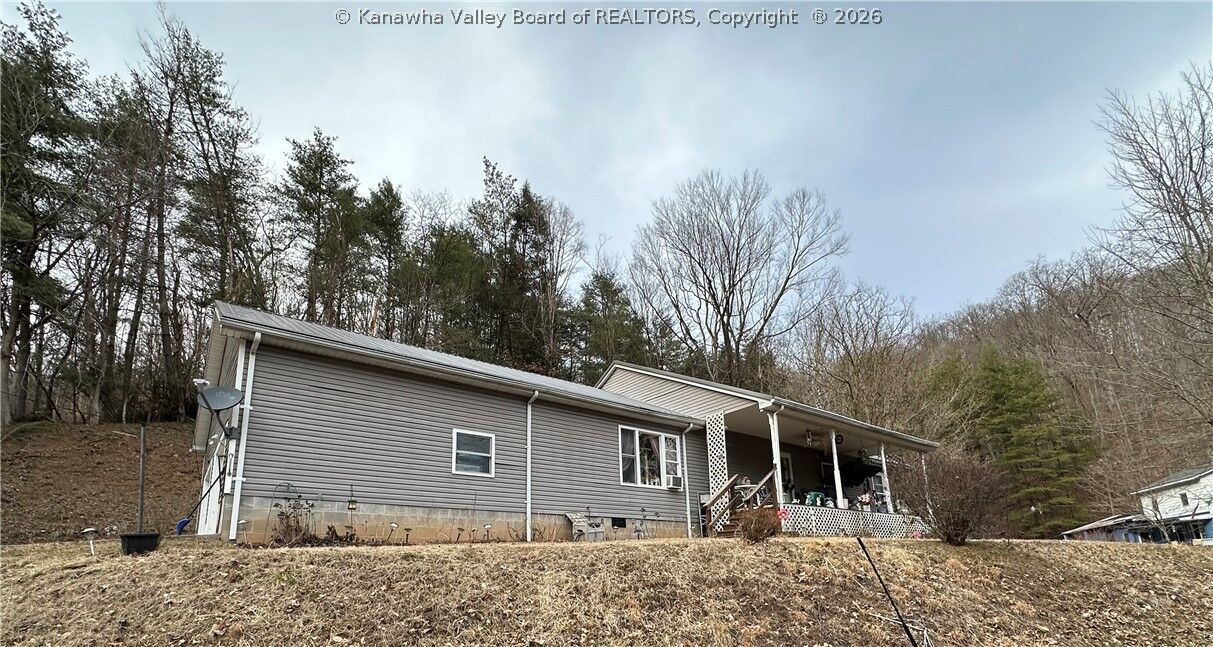 Property Photo:  2129 Scraggs Drive  WV 25387 