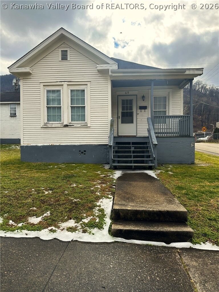 Property Photo: 619 4th Avenue WV 25136