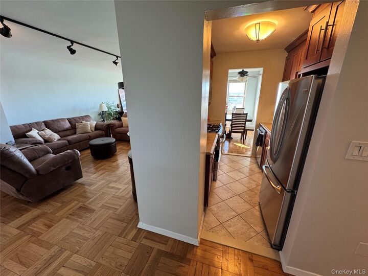 Property Photo:  1841 Central Park Avenue 16R  NY 10710 