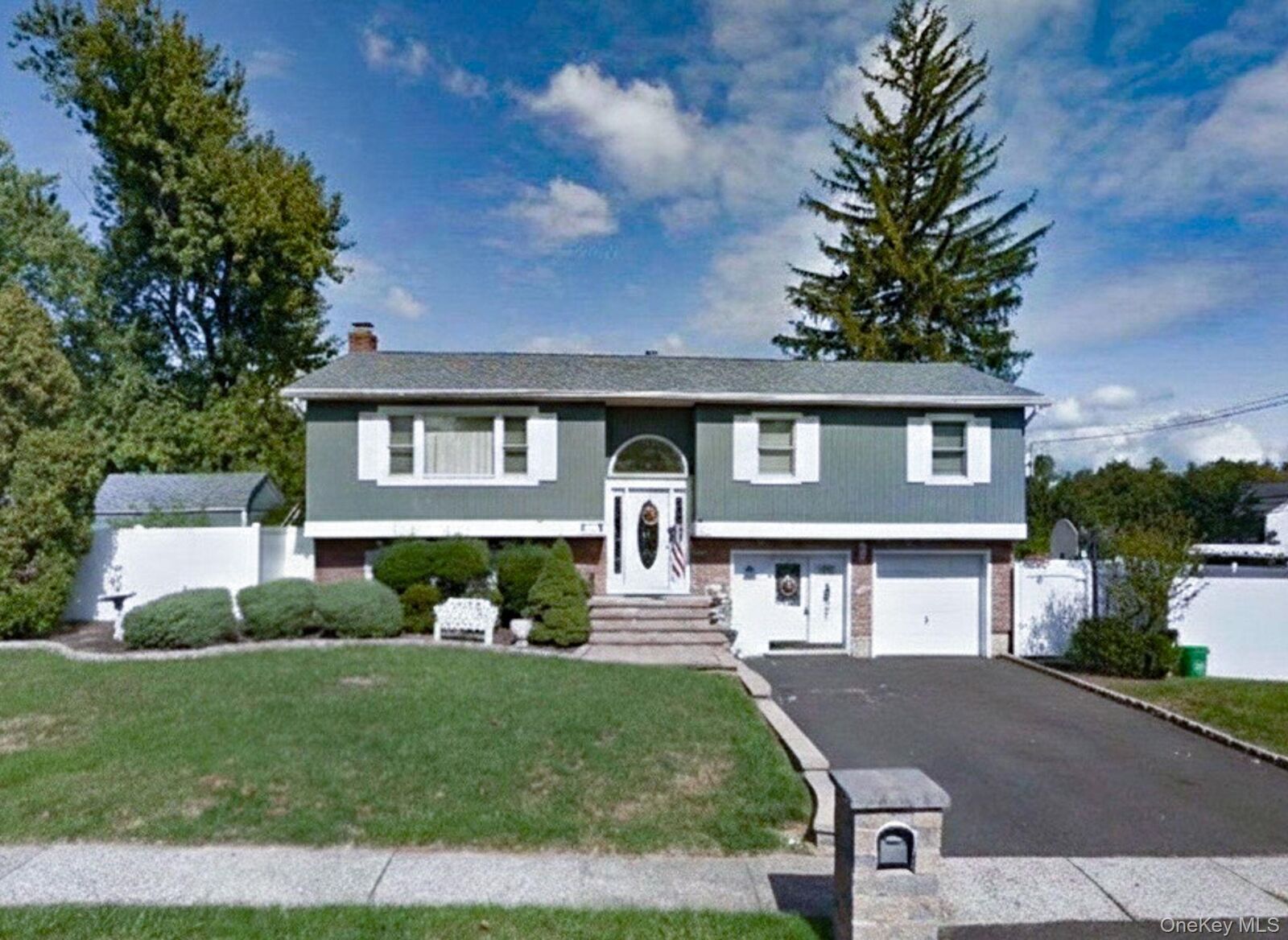 Property Photo:  40 Pittsford Way  NY 10954 