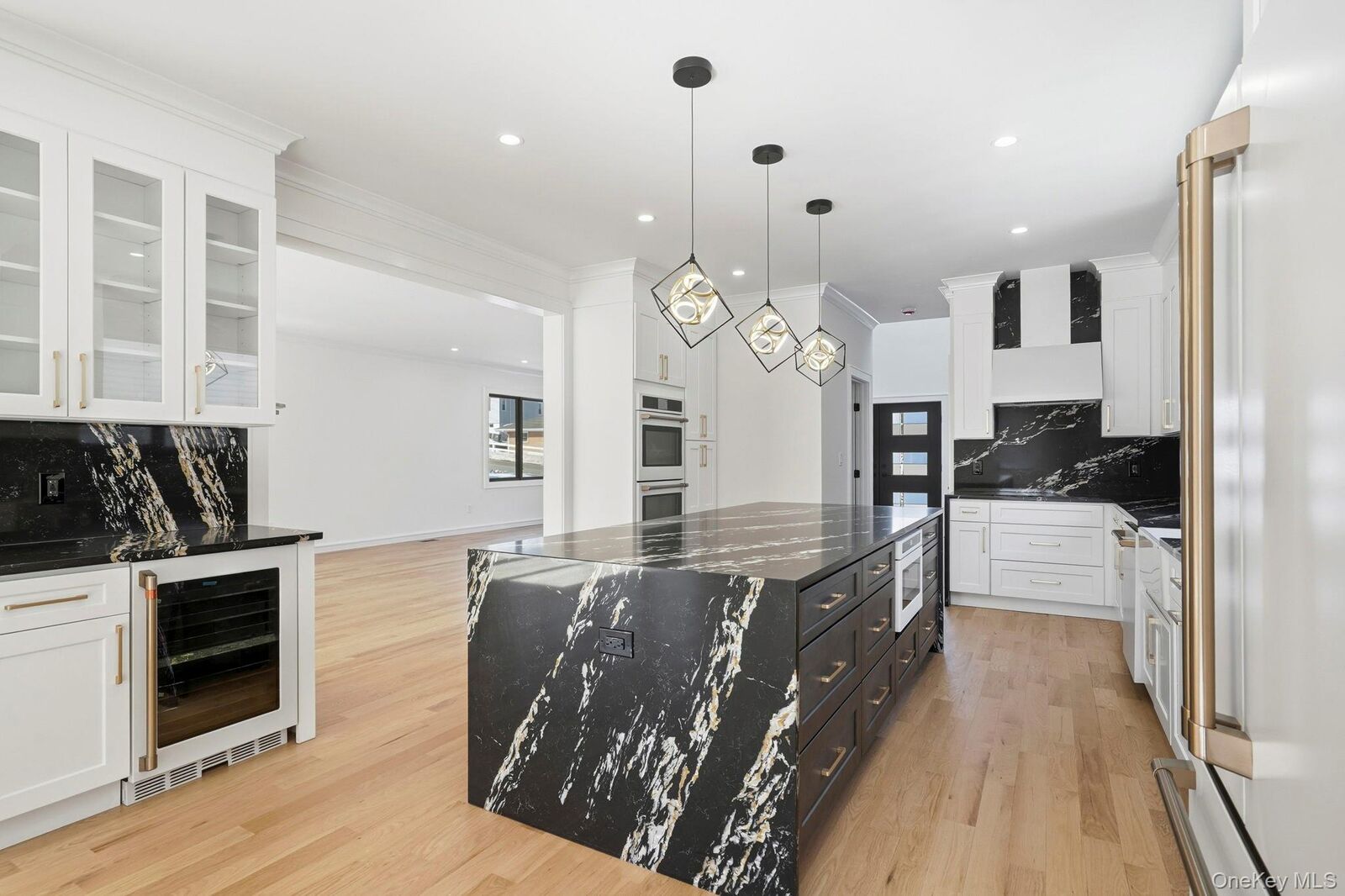 Property Photo:  31 Gedney Way  NY 10605 