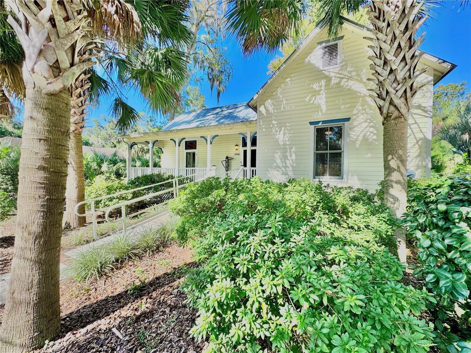 Property Photo: 18708 NW 240th Street FL 32643