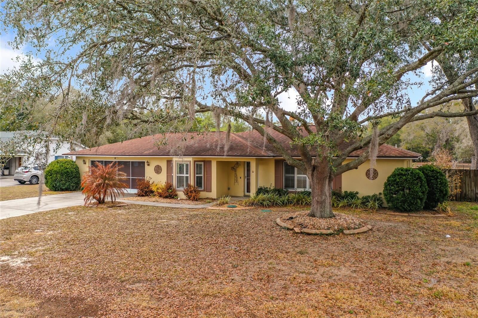 Property Photo: 817 Berryhill Circle FL 34731