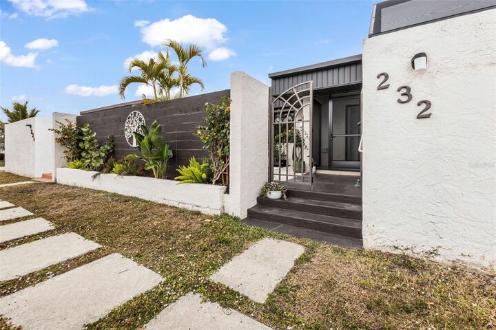 Property Photo: 232 W Henry Street FL 33950