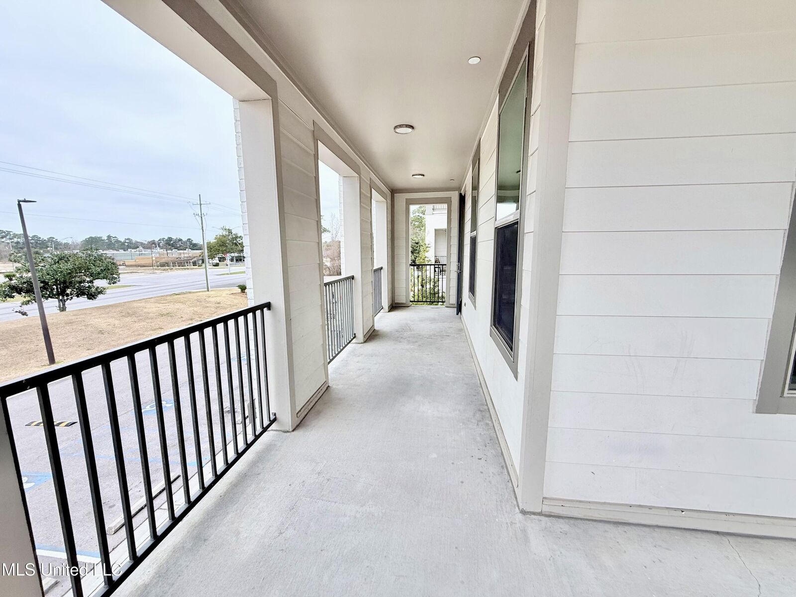 Property Photo:  2501 Bienville Boulevard  MS 39564 