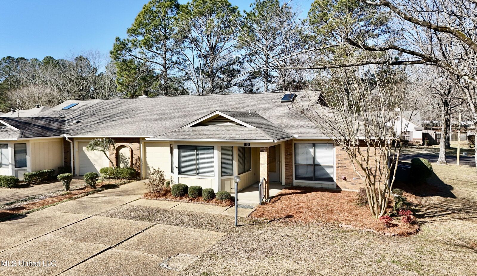 Property Photo:  100 Villa Way  MS 39056 