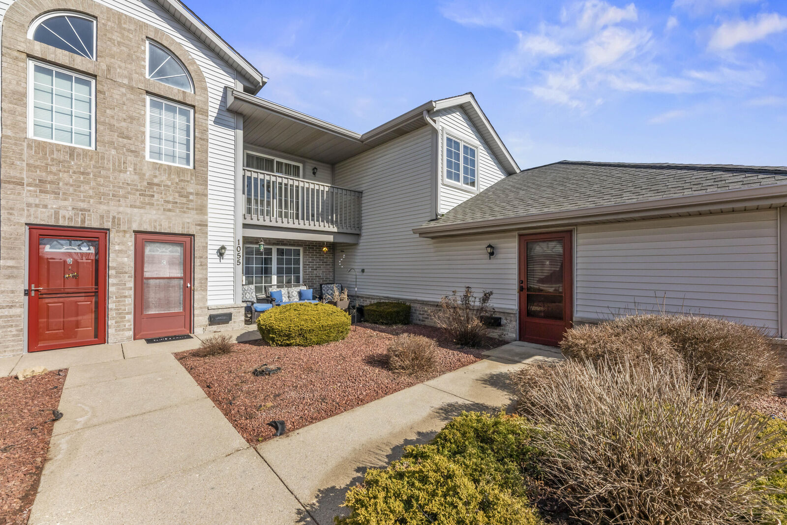 Property Photo:  1055 Quinlan Dr C  WI 53072 