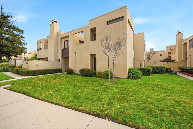 Property Photo:  1067 Padre Drive 2  CA 93901 