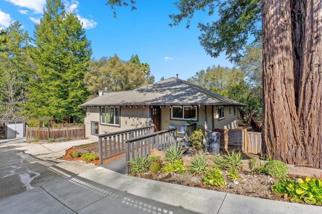 Property Photo:  224 El Camino Road  CA 95066 