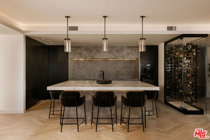 Property Photo:  6250 Hollywood Boulevard 14A  CA 90028 