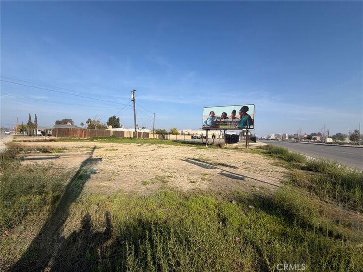 Property Photo:  1000 E California  CA 93307 