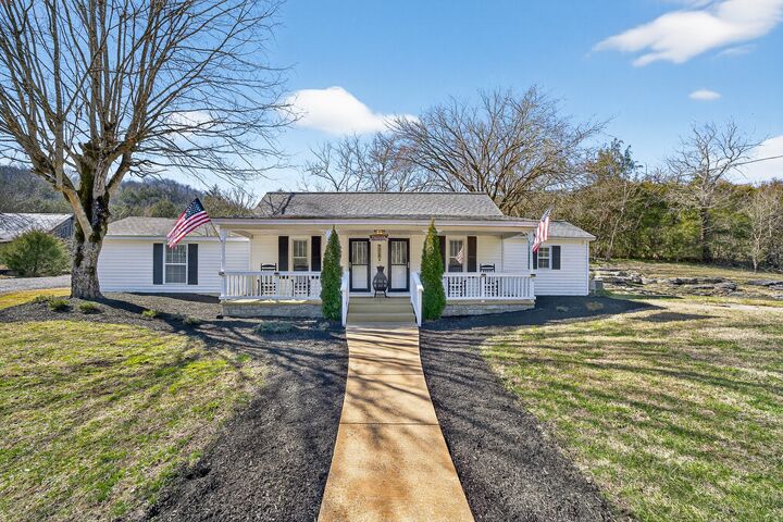 Property Photo:  1700 Hannah Branch Rd  TN 37095 