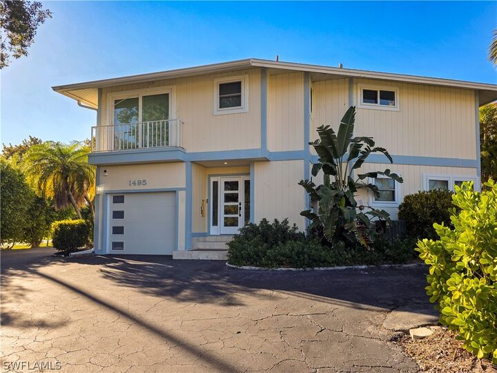 Property Photo: 1495 Blue Point Avenue C FL 34102