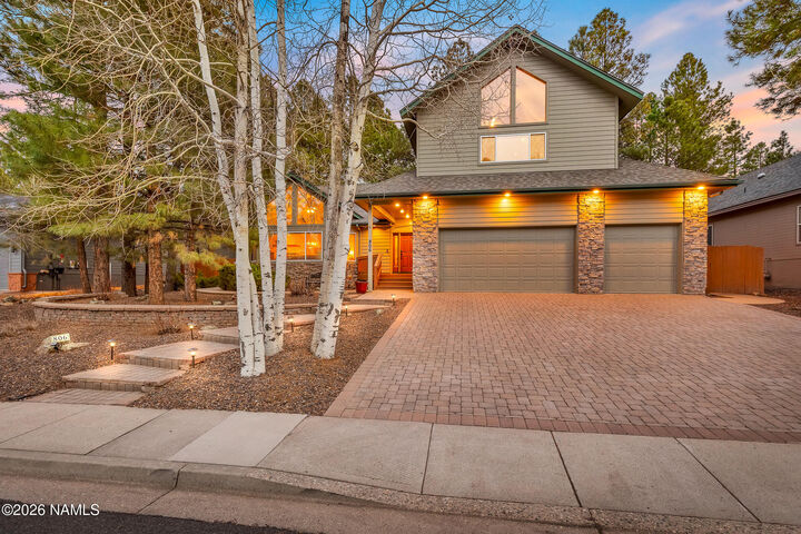 Property Photo:  806 N Lone Oak Way  AZ 86003 