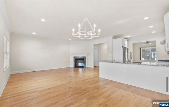 Property Photo:  4B Foley Square  NJ 07974 