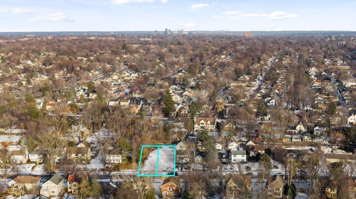 Property Photo: 426 Woodlawn Avenue MN 55105