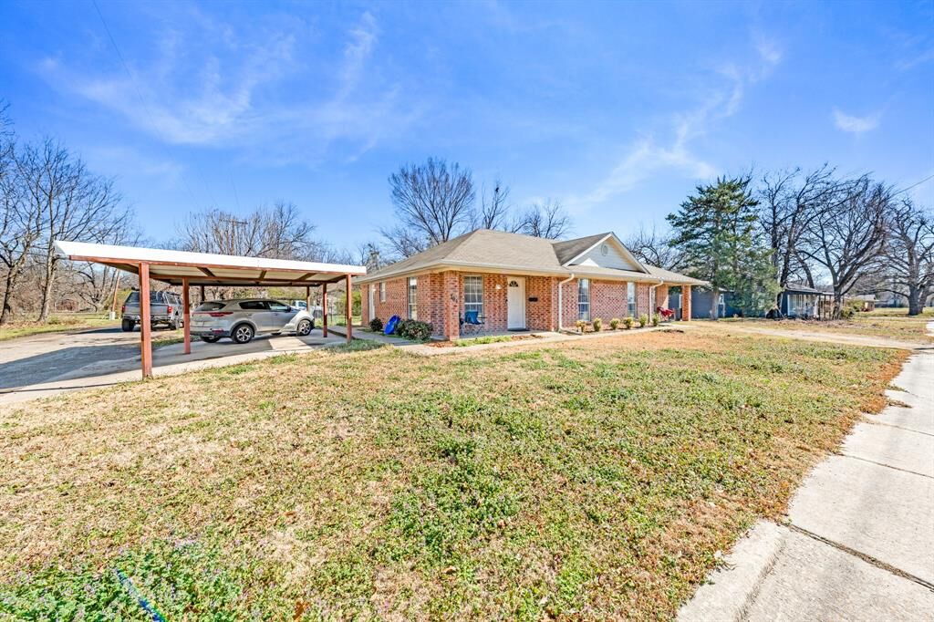 Property Photo: 701 &Amp 703 SW 1st Street TX 75432