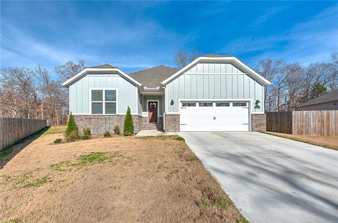 Property Photo: 3 McKissick Circle AR 72715