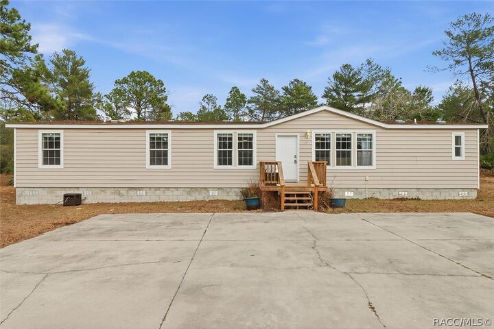 Property Photo: 7545 N Damascus Avenue FL 34433