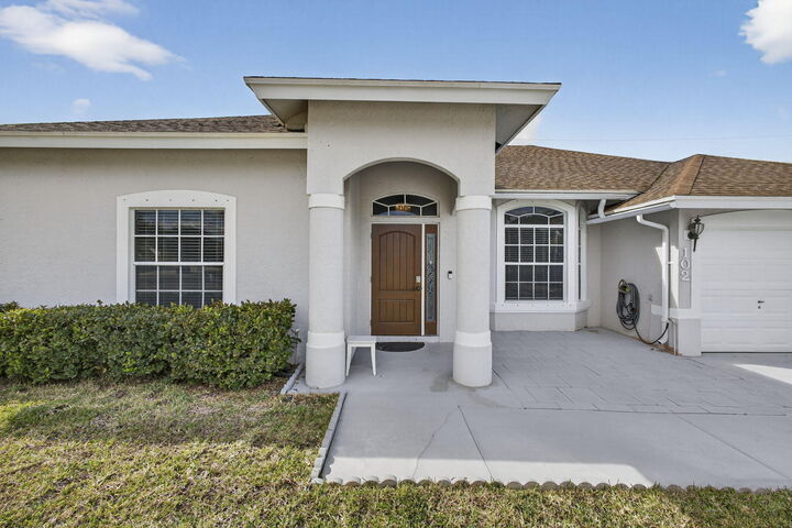 Property Photo:  102 Brook Woode Court  FL 33411 