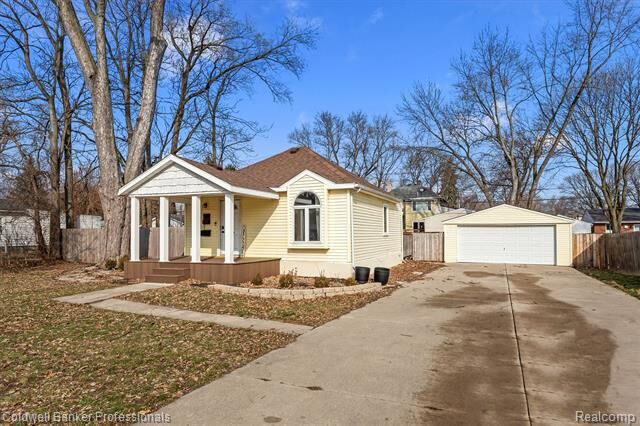 Property Photo:  1023 E 13 Mile Road  MI 48073 