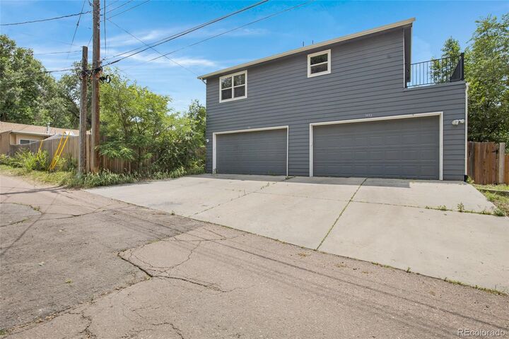 Property Photo:  944 E Moreno Avenue B  CO 80903 