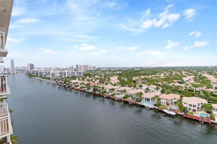 Property Photo:  1600 S Ocean Dr 17C  FL 33019 