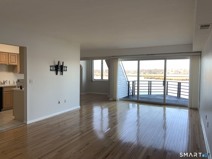 Property Photo:  1433 Windward Road 1433  CT 06461 