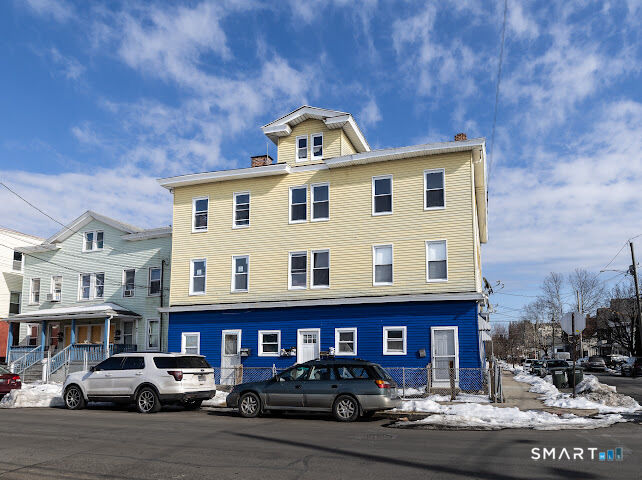 Property Photo:  1220 Pembroke Street  CT 06608 