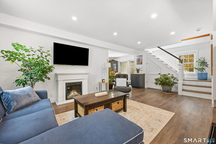 Property Photo:  167 North Avenue Cottage  CT 06880 