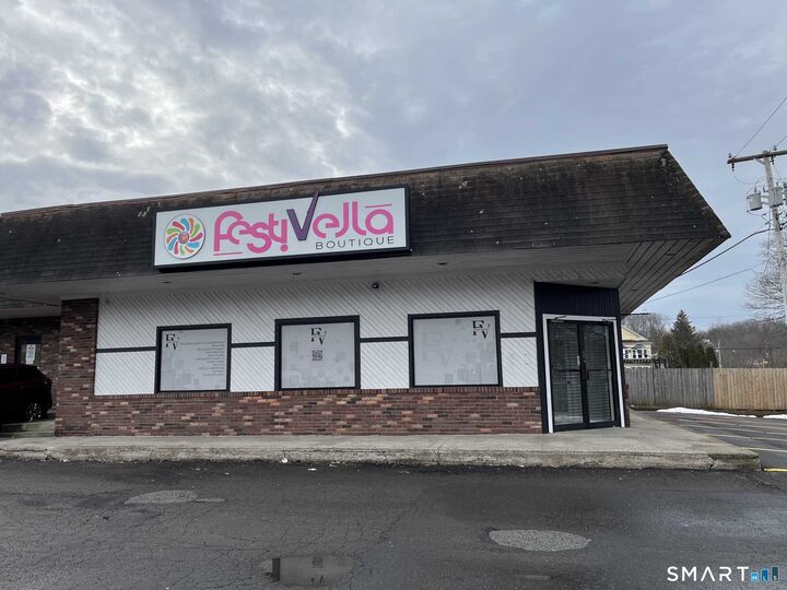 Property Photo:  920 Foxon Road 7  CT 06513 