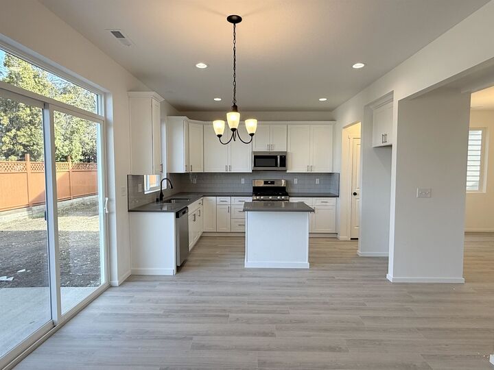 Property Photo: 9515 E Michielli Ln WA 99206