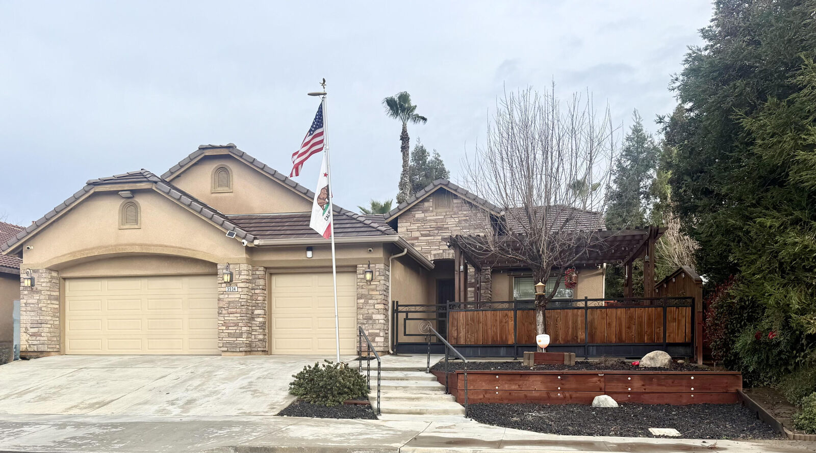 Property Photo:  3934 E Willow Avenue  CA 93292 