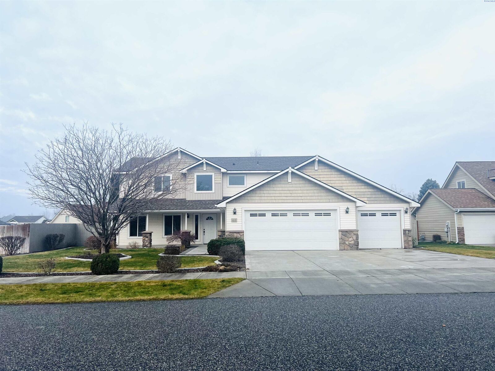 Property Photo:  4112 Fernwood Ln  WA 99301 