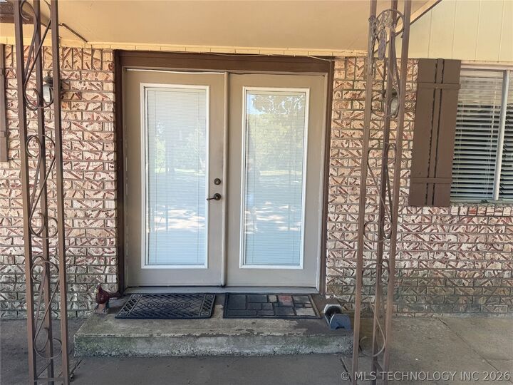 Property Photo:  11716 E 69th Street  OK 74055 