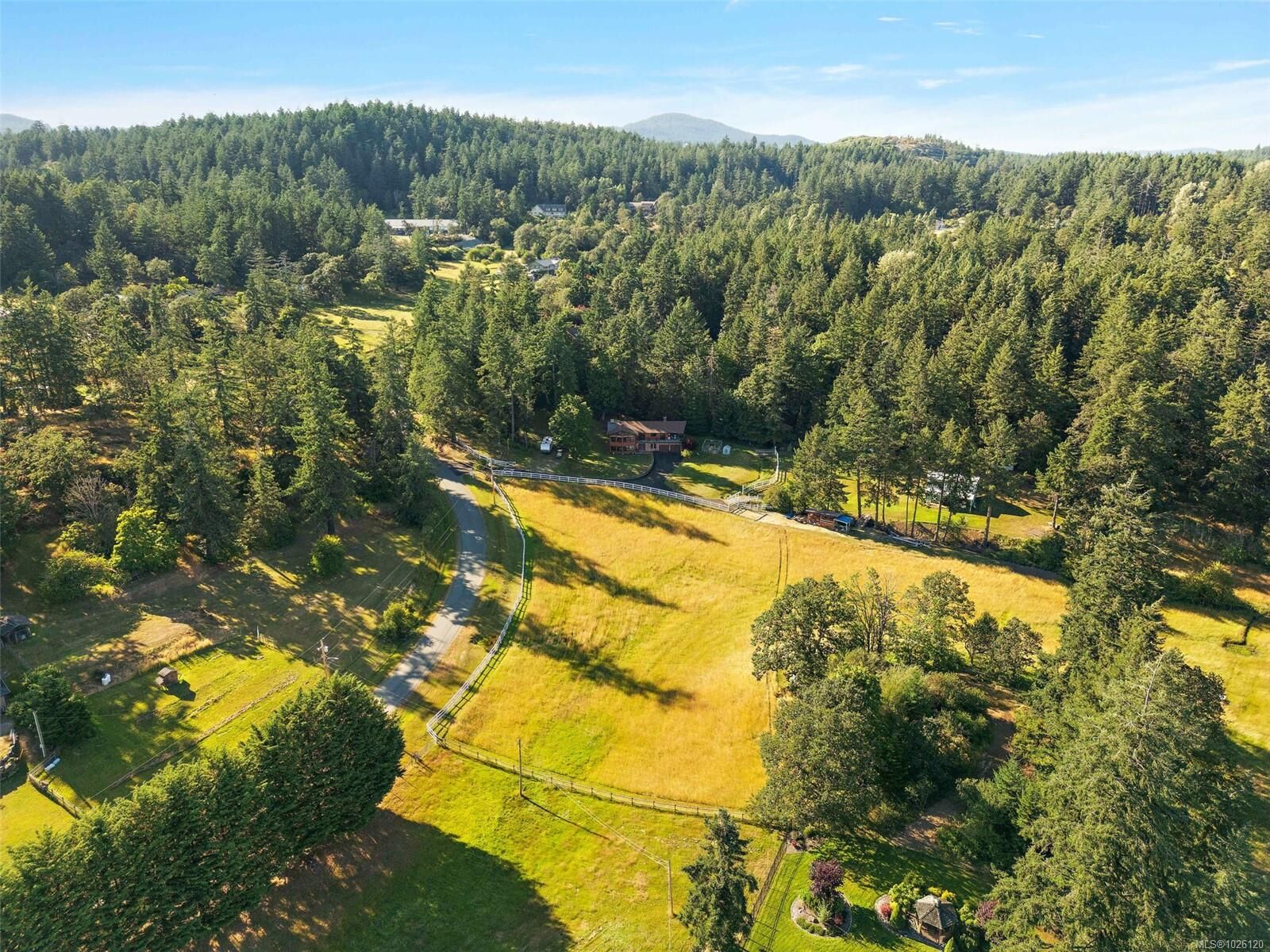 Photo de la propriété: 1649 Charlton Rd BC V9E 2C8