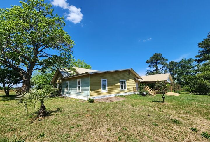 Property Photo:  827 Bonnie Tuk Road  GA 31768 